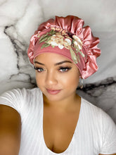 Load image into Gallery viewer, Pattern Bonnets - Pink Lily Bonnet
